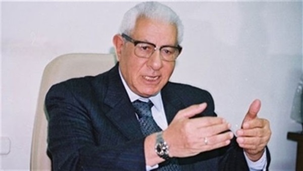 مكرم محمد احمد